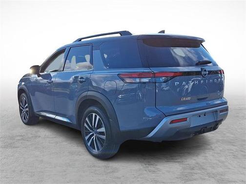 2025 Nissan Pathfinder Platinum 4WD