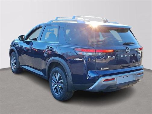 2025 Nissan Pathfinder SL 4WD