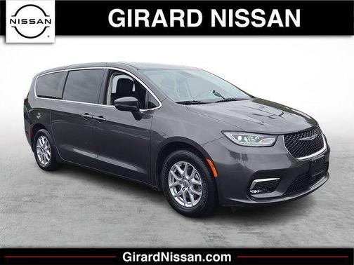 Granite Crystal Metallic Clearcoat 2023 Chrysler Pacifica Touring L