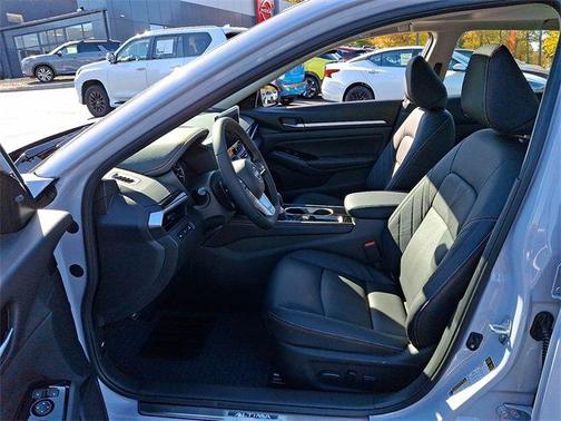 2025 Nissan Altima SR FWD