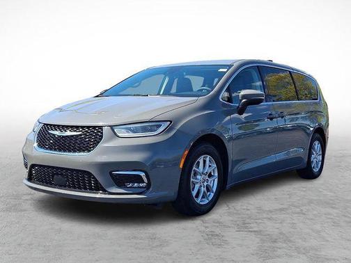 Ceramic Gray Clearcoat 2023 Chrysler Pacifica Touring L