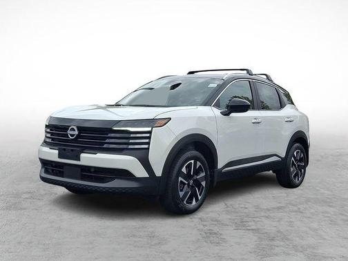 Aspen White Tricoat/Super Black 2026 Nissan Kicks SV