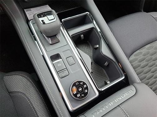 2025 Nissan Pathfinder SV 4WD