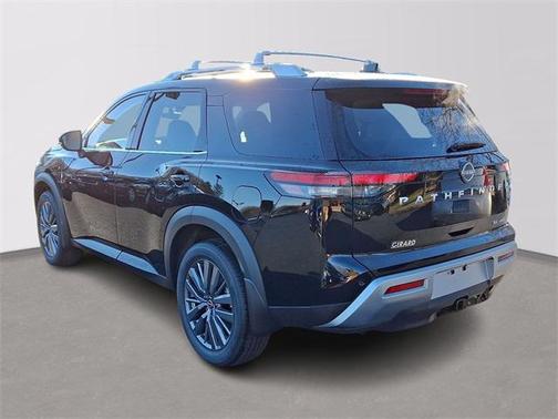 2025 Nissan Pathfinder SL 4WD