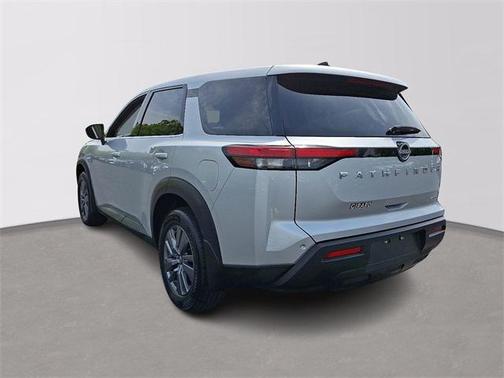 2023 Nissan Pathfinder S 4WD
