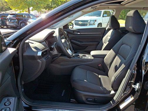 2025 Nissan Altima SV AWD