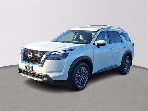 2025 Nissan Pathfinder SL 4WD