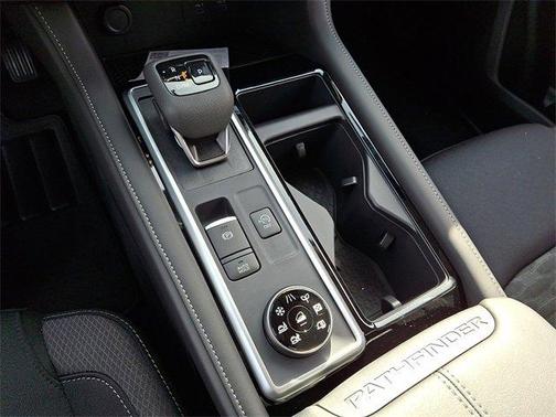 2025 Nissan Pathfinder SV 4WD