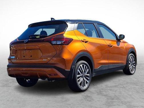 Monarch Orange Metallic/Super Black 2023 Nissan Kicks SV