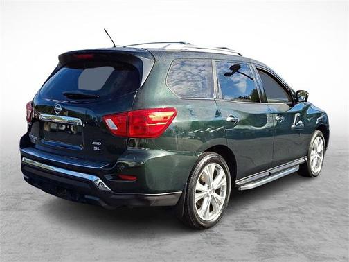 2018 Nissan Pathfinder SL