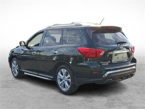 2018 Nissan Pathfinder SL
