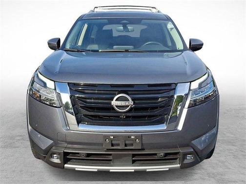 2022 Nissan Pathfinder SL 4WD