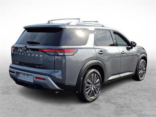 2022 Nissan Pathfinder SL 4WD