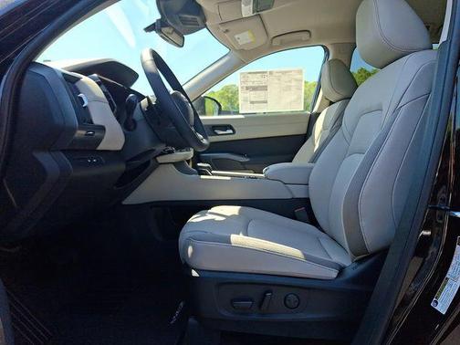 Super Black 2026 Nissan Pathfinder SL