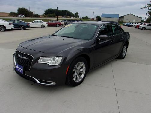 2019 Chrysler 300 Touring