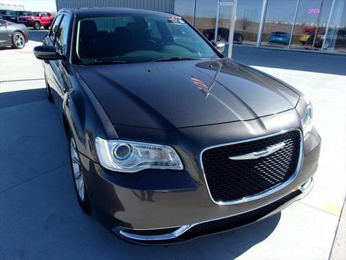 2019 Chrysler 300 Touring