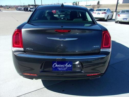 2019 Chrysler 300 Touring