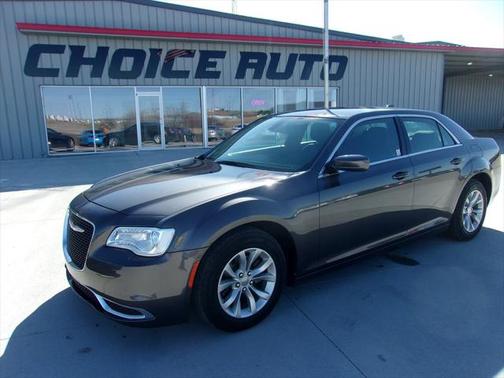 2019 Chrysler 300 Touring