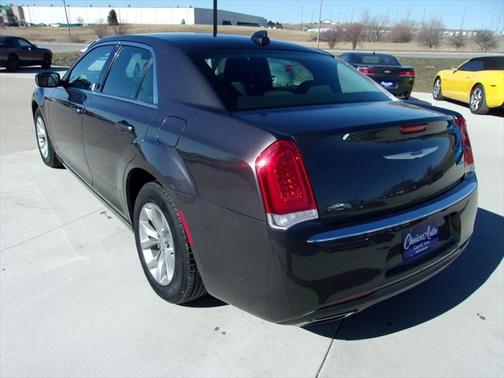 2019 Chrysler 300 Touring