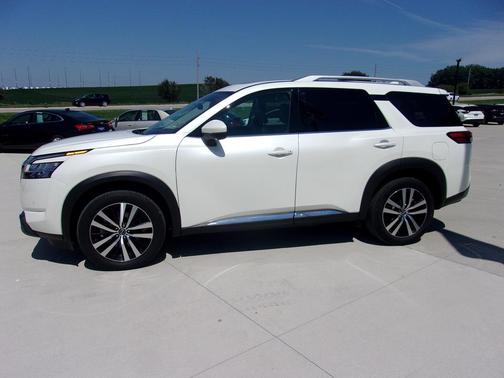 2023 Nissan Pathfinder Platinum 4WD