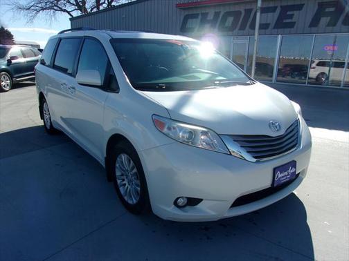 2017 Toyota Sienna XLE