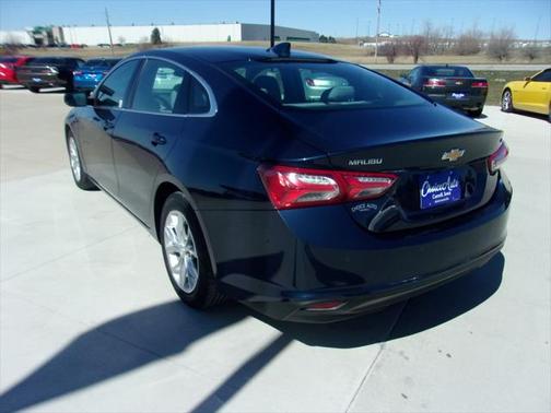2021 Chevrolet Malibu FWD LT