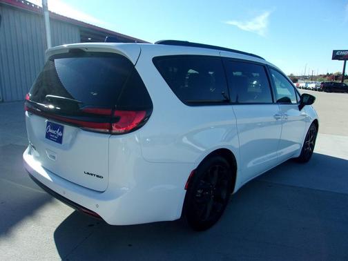 2024 Chrysler Pacifica Limited