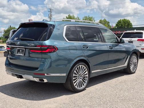 Blue Ridge Mountain Metallic 2027 BMW X7 xDrive40i