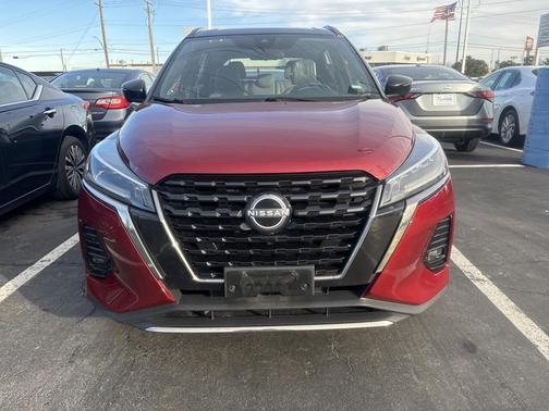 2023 Nissan Kicks SR