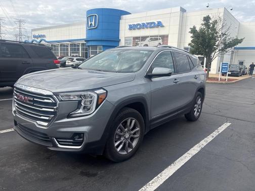 2024 GMC Terrain SLT