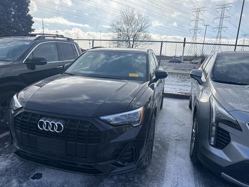 2022 Audi Q3 Premium