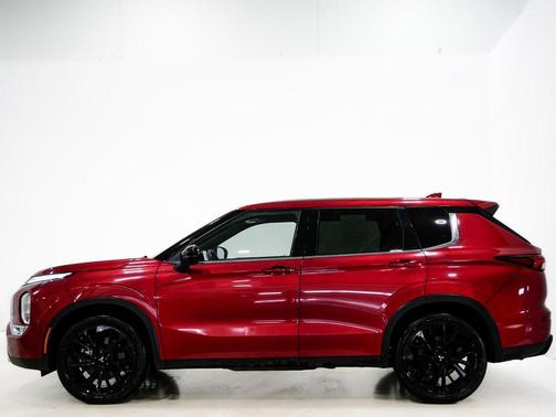 2024 Mitsubishi Outlander SE Black Edition