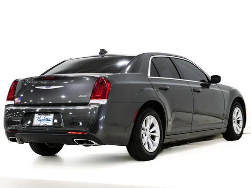 Granite Crystal Metallic Clearcoat 2023 Chrysler 300 Touring