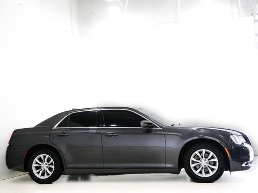 Granite Crystal Metallic Clearcoat 2023 Chrysler 300 Touring