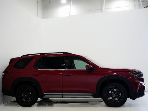 2025 Honda Pilot Touring 8-Passenger