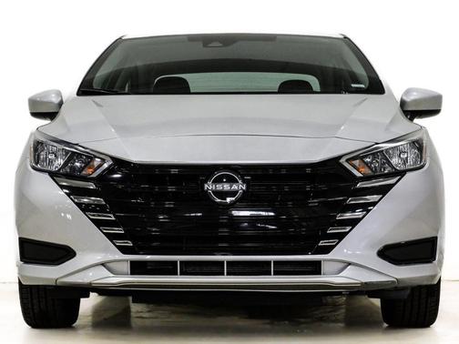 2023 Nissan Versa 1.6 SV