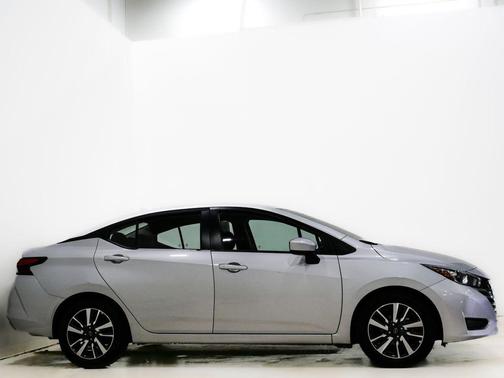 2023 Nissan Versa 1.6 SV