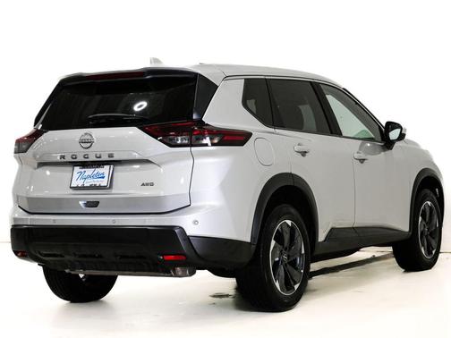 Brilliant Silver Metallic 2025 Nissan Rogue SV