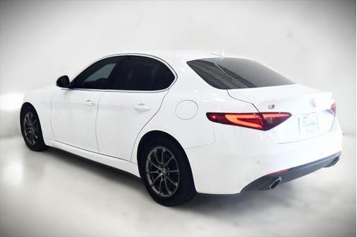 2018 Alfa Romeo Giulia Base