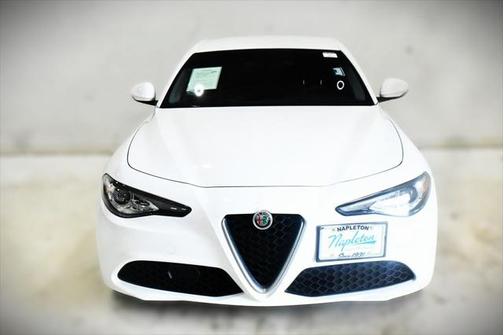 2018 Alfa Romeo Giulia Base