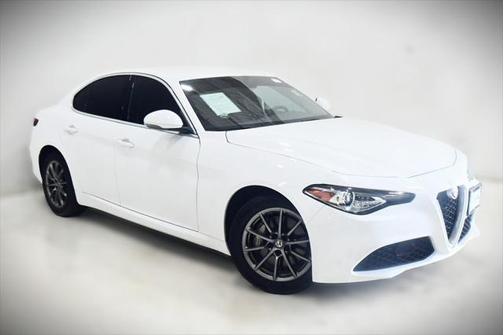 2018 Alfa Romeo Giulia Base