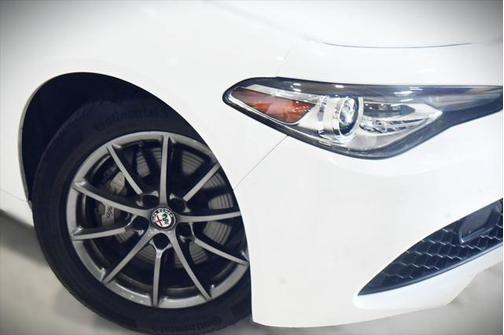 2018 Alfa Romeo Giulia Base