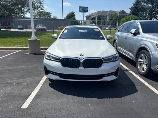 Mineral White Metallic 2023 BMW 530 i xDrive