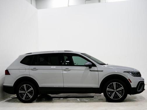 2024 Volkswagen Tiguan 2.0T Wolfsburg Edition