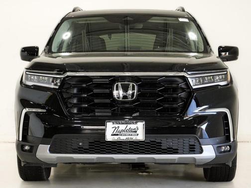 2023 Honda Pilot Touring 8-Passenger