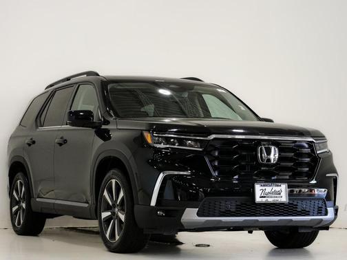 2023 Honda Pilot Touring 8-Passenger