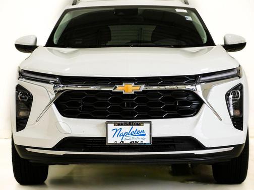 Summit White 2025 Chevrolet Trax LT