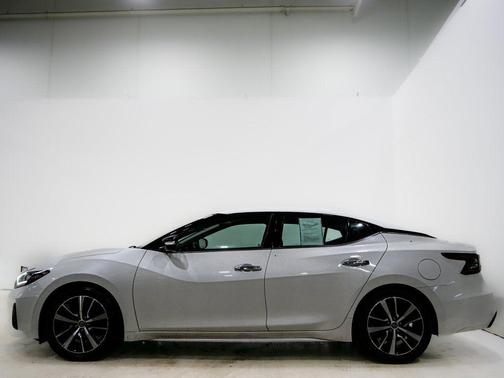 2023 Nissan Maxima SV