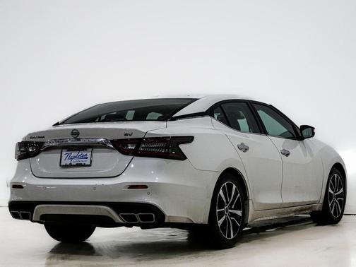 2023 Nissan Maxima SV