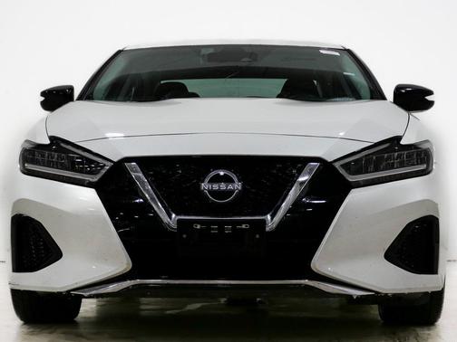 2023 Nissan Maxima SV